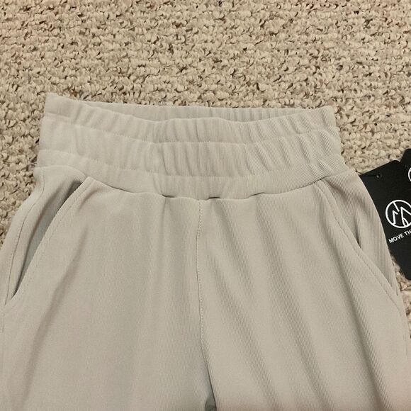 Move Theology greatest Jogger Cream Size XS - Picture 3 of 9